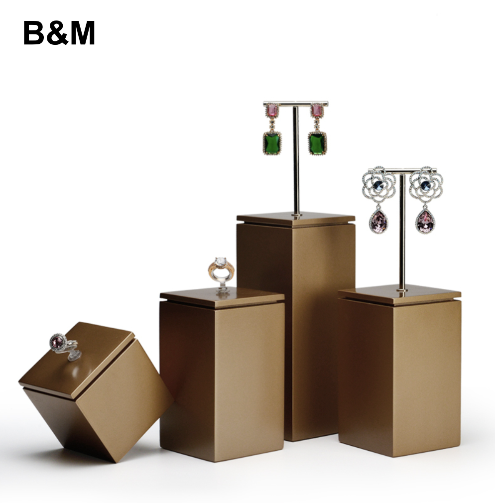 BAIMUDA  Luxury Gold Painting Jewelry Display Holder For Ring Earring Pendant Custom Jewelry Stand